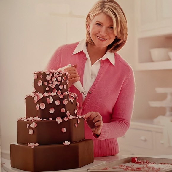 Martha Stewart’s Wedding Cakes Hardback Book - Picture 3 of 6